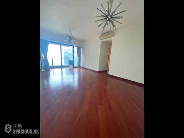 West Kowloon - The Arch Star Tower (Block 2) 01