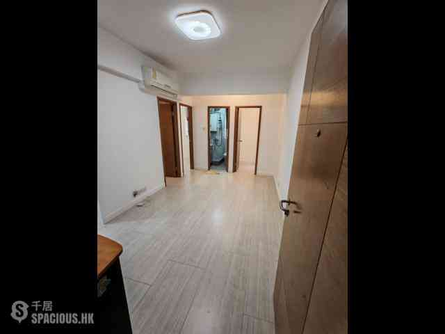 Wan Chai - Chin Hung Building 01