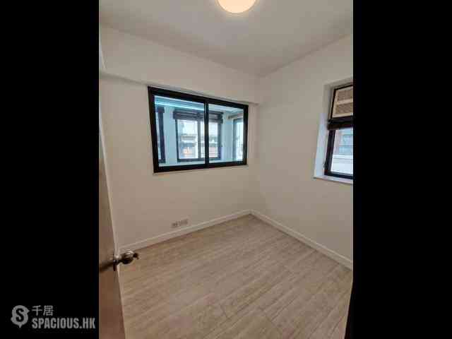 Wan Chai - Chin Hung Building 03