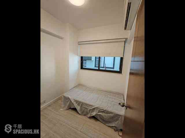 Wan Chai - Chin Hung Building 06