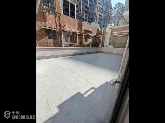 Wan Chai - Chin Hung Building 09