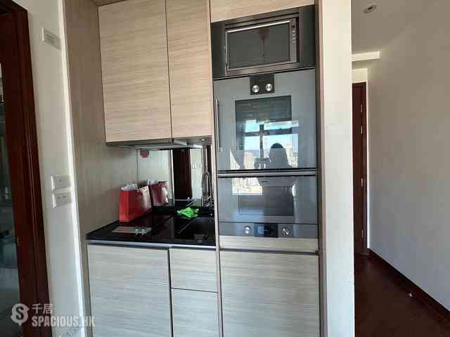 Wan Chai - The Avenue Phase 2 Block 3 03