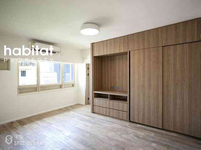 Mid Levels Central - St. Joan Court 03