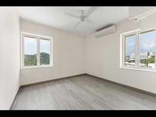 Chung Hom Kok - Villa Piubello 09