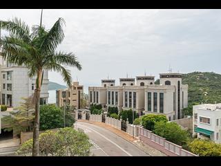 Chung Hom Kok - Villa Piubello 19
