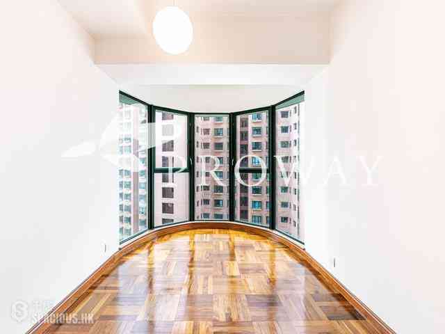 Mid Levels Central - Hillsborough Court 05