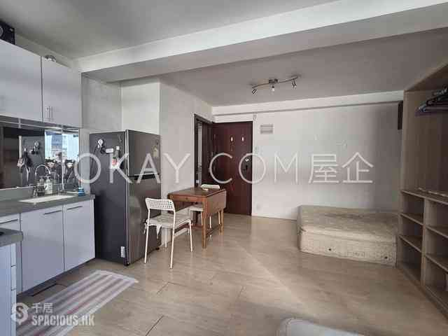 Sheung Wan - Wah Koon Building 05
