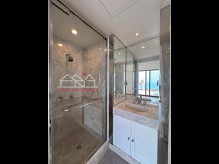 The Peak - Mount Austin Estate 13