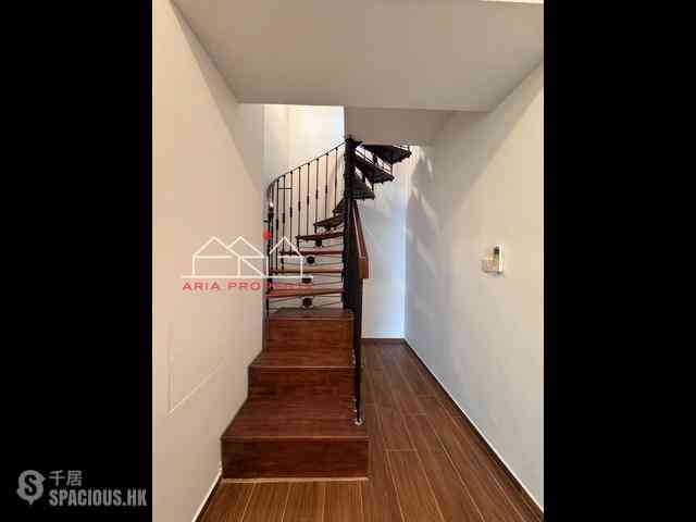 The Peak - Mount Austin Estate 16