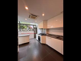 The Peak - Mount Austin Estate 17
