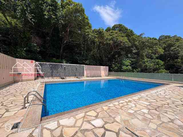 The Peak - Mount Austin Estate 21