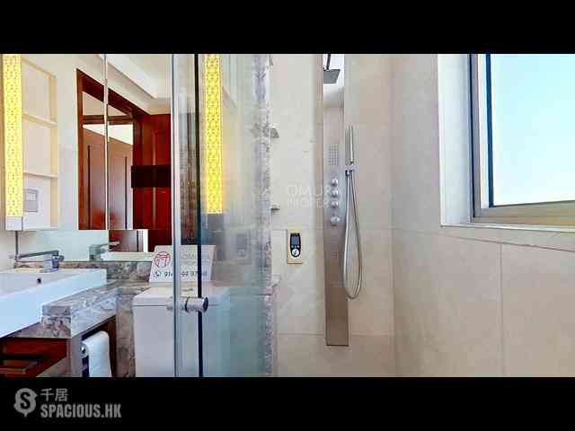 Wan Chai - The Avenue 10