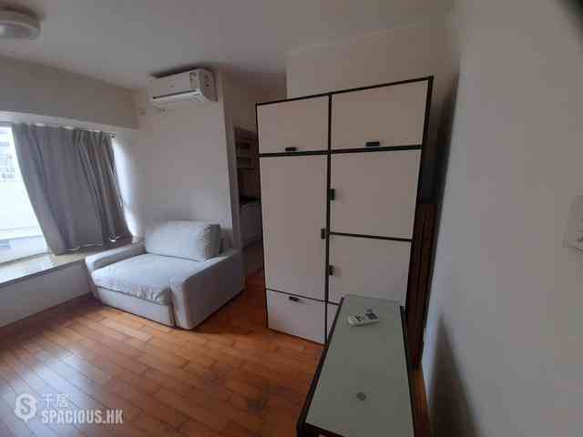 Sheung Wan - Queen's Terrace Block 1 03
