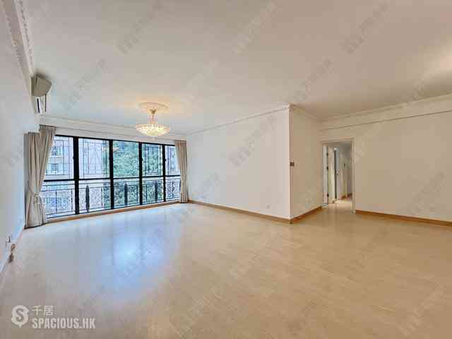 Mid Levels Central - Clovelly Court 01
