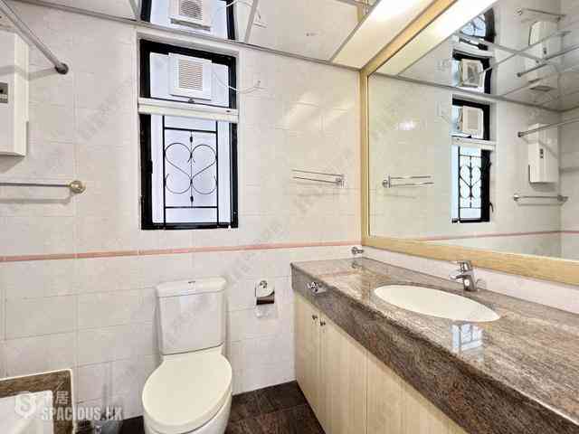 Mid Levels Central - Clovelly Court 06