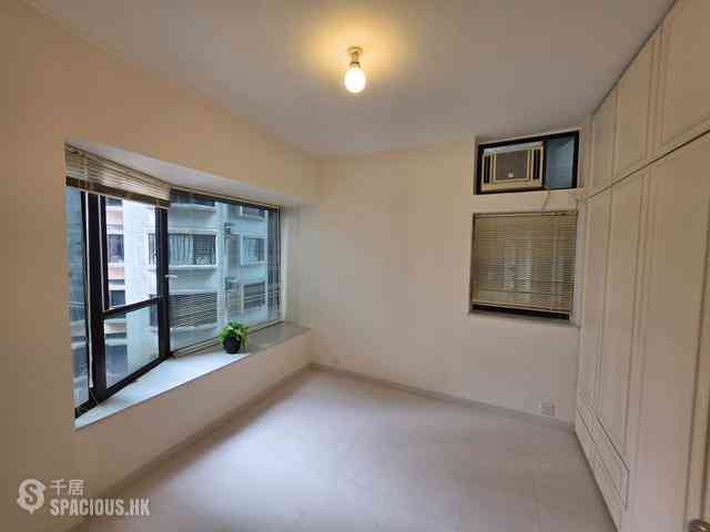 Mid Levels West - Euston Court 07