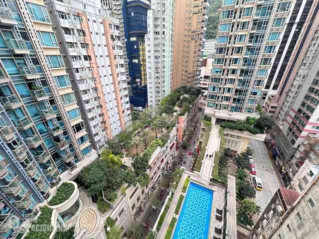 Wan Chai - The Avenue 03