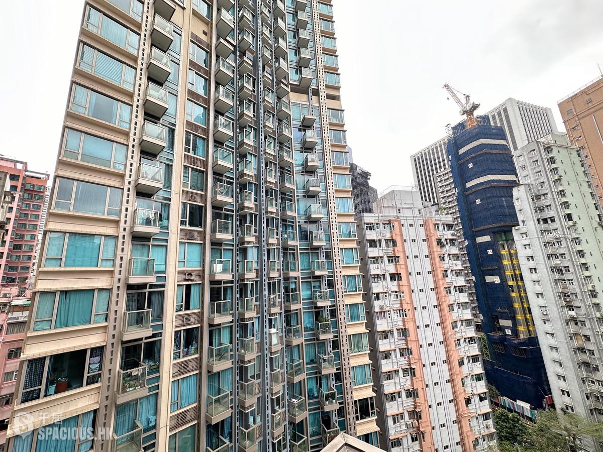 Wan Chai - The Avenue 01