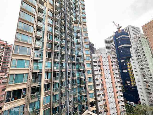 Wan Chai - The Avenue 01