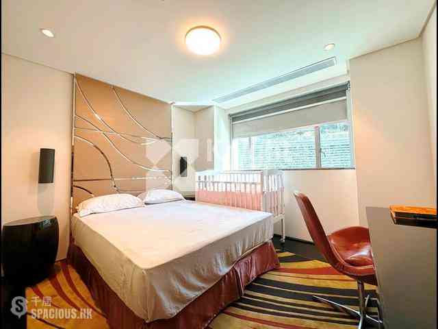 Repulse Bay - The Lily 10