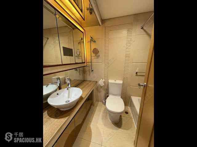 Tai Kok Tsui - Harbour Green Tower 6 06