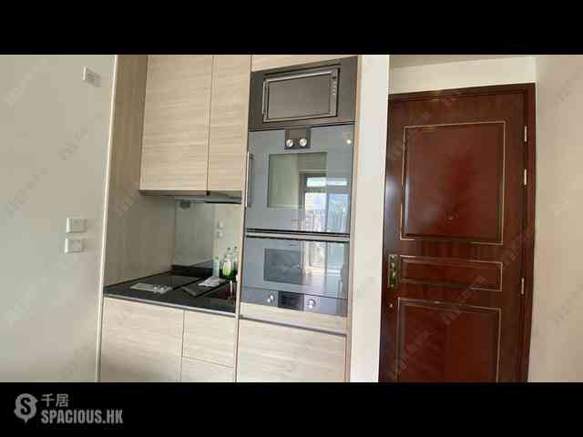 Wan Chai - The Avenue 11