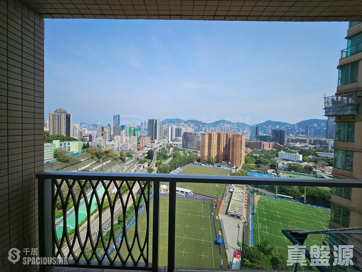 Yau Ma Tei - Parc Palais 01