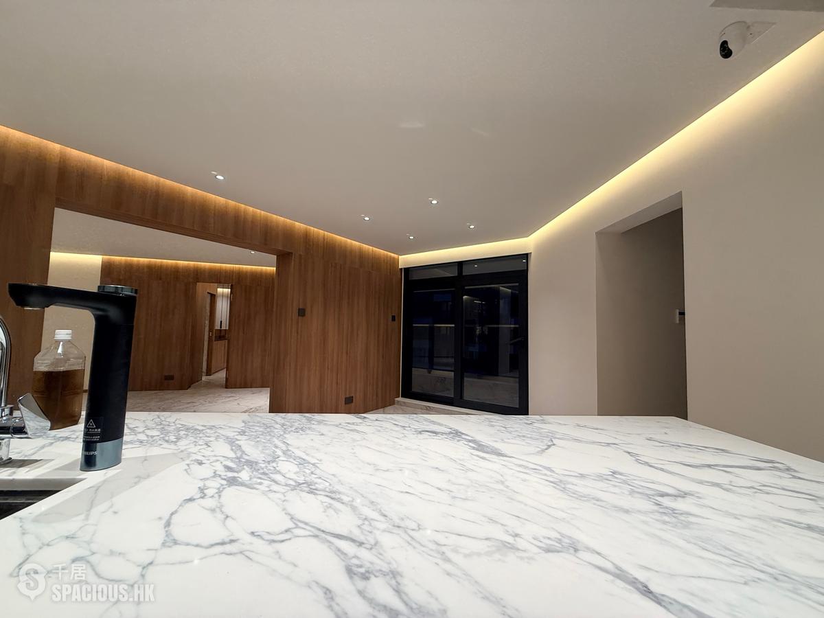 Soho - Albron Court 01