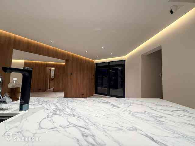 Soho - Albron Court 01