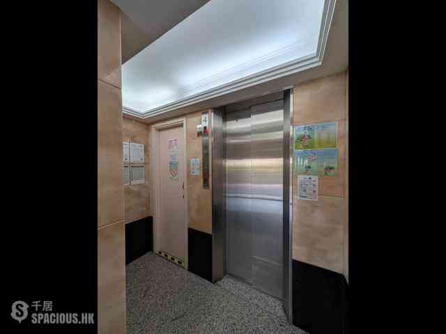 Tai Hang - Gold King Mansion 17