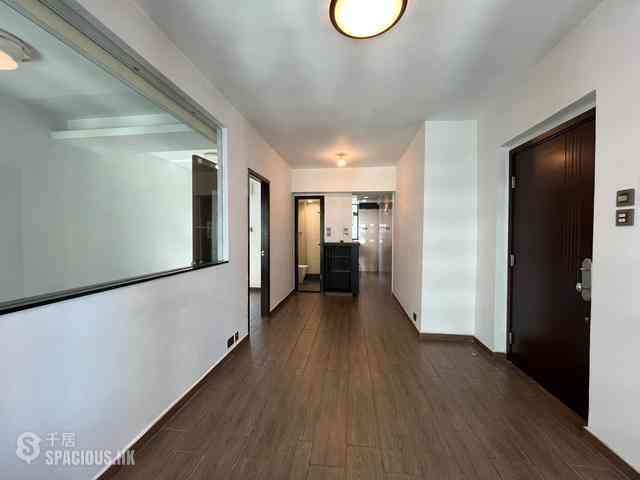 Mid Levels Central - Maxluck Court 03