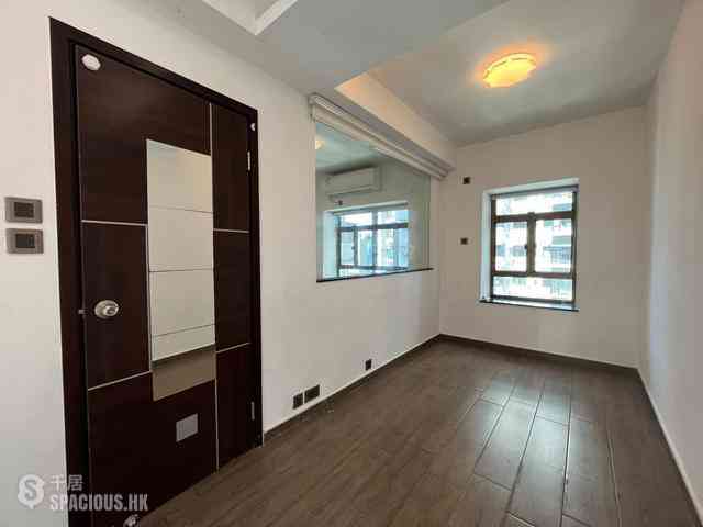 Mid Levels Central - Maxluck Court 08