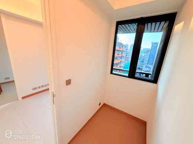 Hung Hom - Midtown South (Baker Circle One) 03