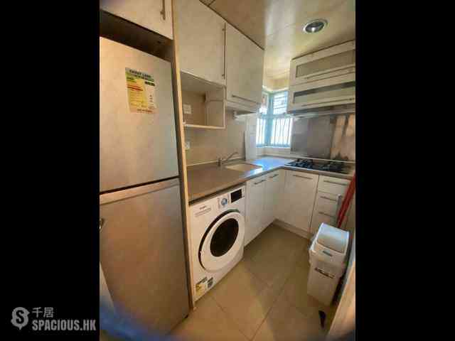 Sheung Wan - Queen's Terrace Block 2 04