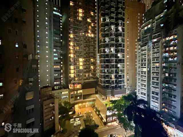Wan Chai - The Avenue 02