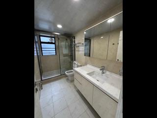 Mid Levels Central - The Grand Panorama 11