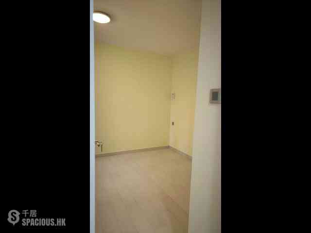 Chai Wan - New Jade Gardens Block 5 07