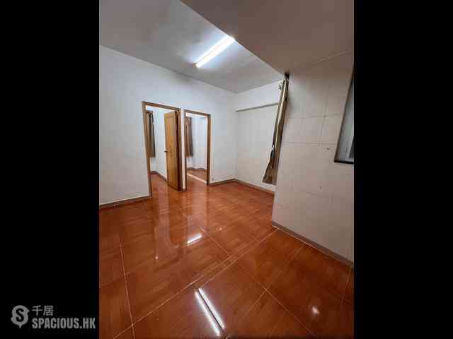 Mong Kok - Tung Pik Building 02