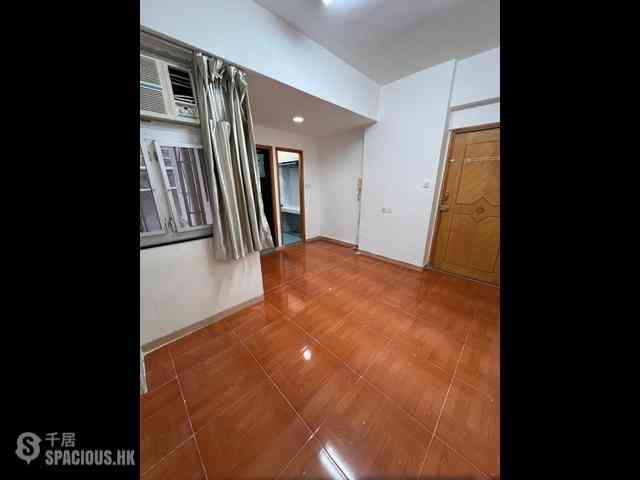 Mong Kok - Tung Pik Building 04