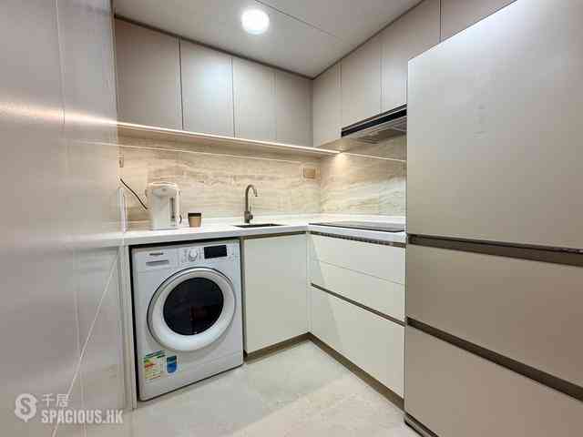 Wan Chai - Convention Plaza Apartments 05