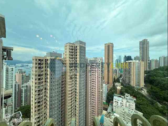 Mid Levels West - Skyview Cliff 02