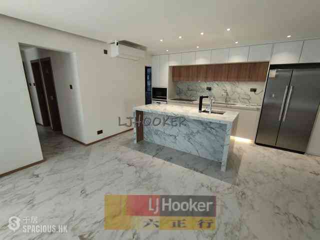 Soho - Albron Court 01