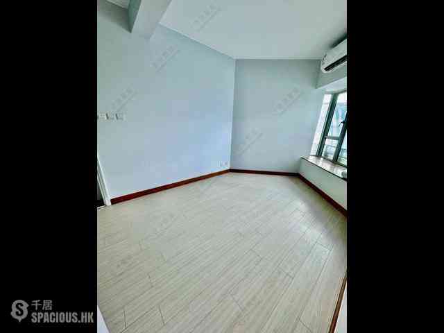 Tsim Sha Tsui - The Victoria Towers 02
