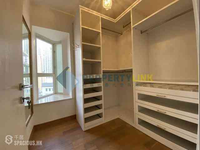 Soho - Centrestage 05