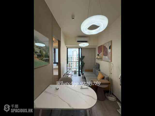 Sai Ying Pun - The Queens 01