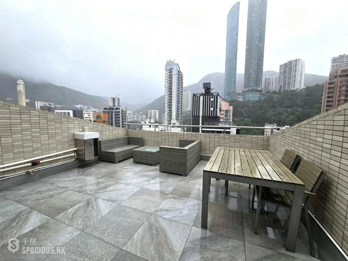 Happy Valley - Panny Court 01