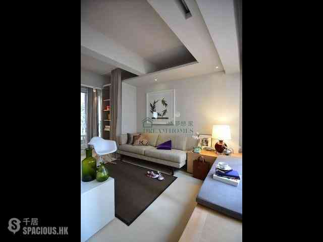 Soho - 46, Graham Street 01