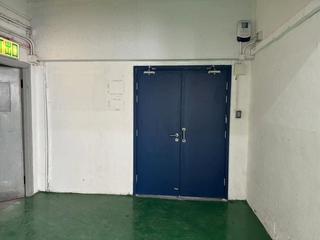 Kwai Chung - MAI SIK INDUSTRIAL BUILDING 06