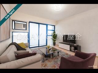 Mid Levels Central - Elegant Terrace Block 2 02