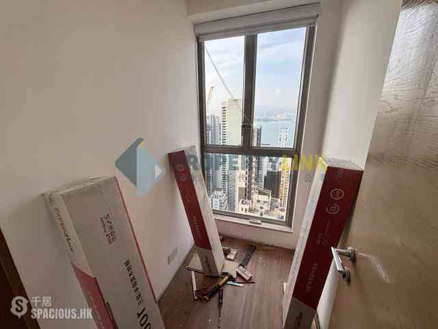 Sai Ying Pun - Island Crest 10